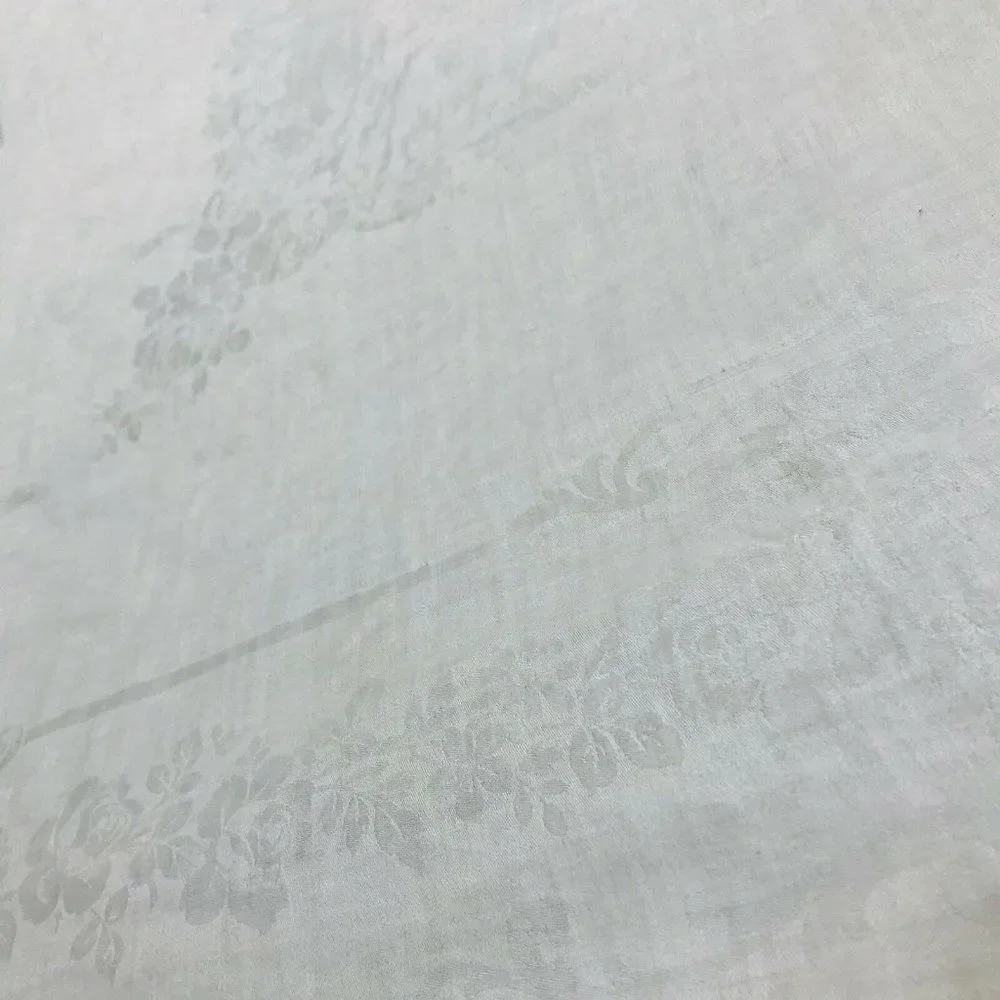 Tablecloth Floral Roses 50% Cotton/Linen 36” x 66”